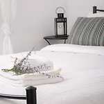 Apanomeria Boutique Oia