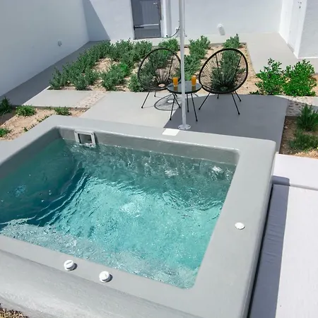 Apanomeria Boutique 4*