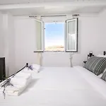 Apanomeria Boutique 4*
