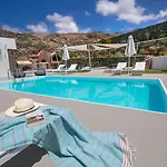 Apanomeria Boutique Oia