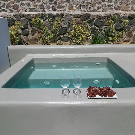 Apanomeria Boutique Oia (Santorini)