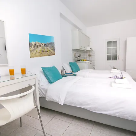 Apanomeria Boutique Aparthotel 3*
